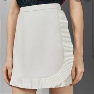 Ted Baker Avelina Ruffle mini skirt ivory white size 2